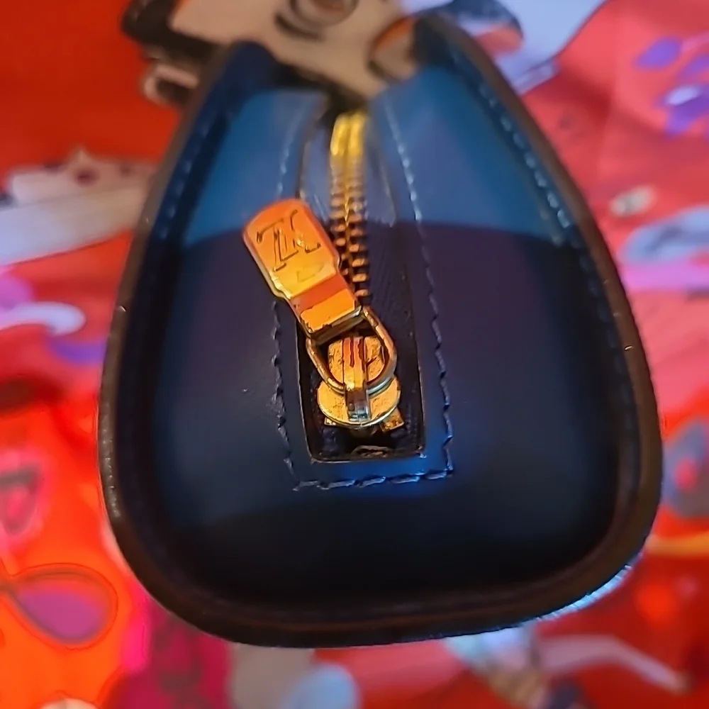Louis vuitton EPI blue zipper pouch - Picture 7 of 13